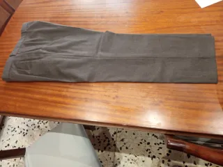 Traje marrón de dos piezas