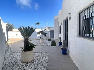 Chalet en venta en Urb. El Palmeral en Mojácar