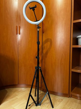 Aro de luz LED con trípode