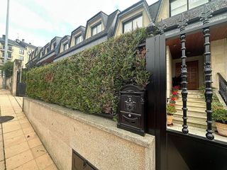Casa adosada en venta en Universidad en Ourense