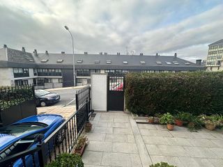 Casa adosada en venta en Universidad en Ourense