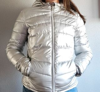 Cazadora plateada metalizada mujer Lefties