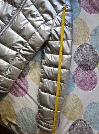 Cazadora plateada metalizada mujer Lefties