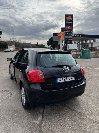 Toyota Auris 2009