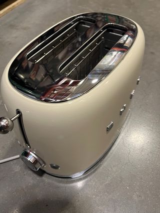 Tostador SMEG Crema