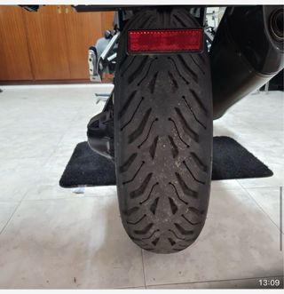 BMW R1250R casi nueva