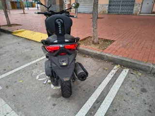 Yamaha Xmax 125.  2017