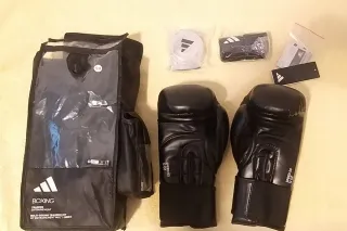 Guantes de boxeo Adidas negros