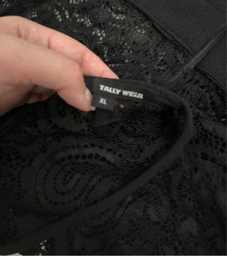 Abito corto in pizzo nero