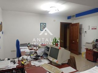 Local comercial en alquiler en Centro en Cáceres