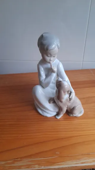 Figura Lladró niña y perro