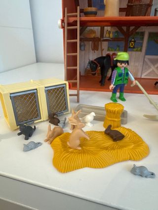 Granja Playmobil con figuras y animales