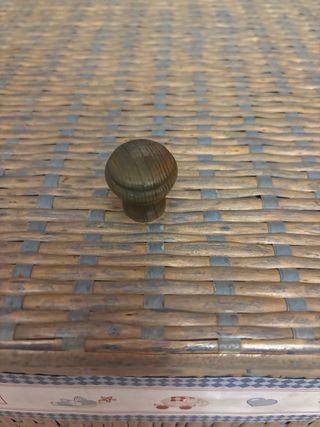 Cesto ropa mimbre y madera con tapa