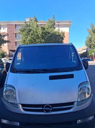 Opel Vivaro 2003