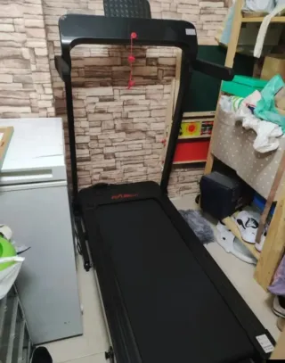 Cinta de andar y correr nueva.