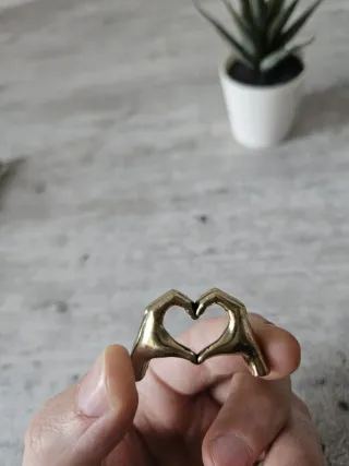 Piccolo ornamento a forma di cuore