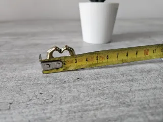 Piccolo ornamento a forma di cuore