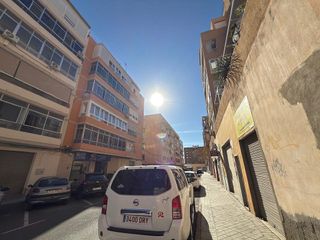 Local comercial en venta en San Luis en Almería