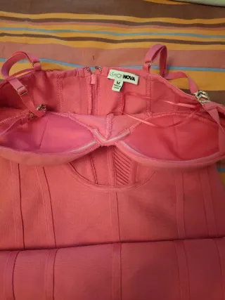 Vestido rosa tirantes ajustable con joya