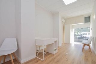 Local comercial en venta en Cervantes en Granada
