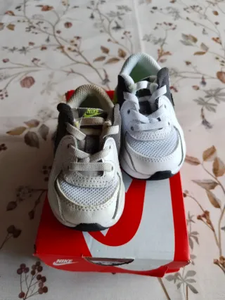 Tenis Nike Air Max para bebé talla 18.5