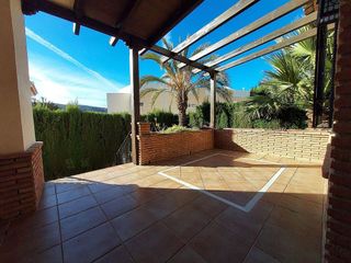 Chalet en alquiler en Crta. De la Sierra en Granada