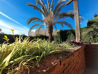 Chalet en alquiler en Crta. De la Sierra en Granada