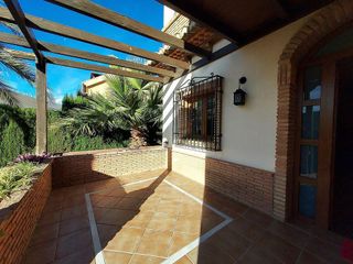 Chalet en alquiler en Crta. De la Sierra en Granada