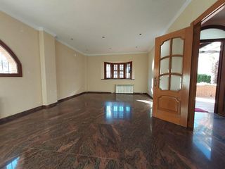 Chalet en alquiler en Crta. De la Sierra en Granada