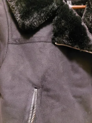 Chaqueta Vero Moda Negra con pelo