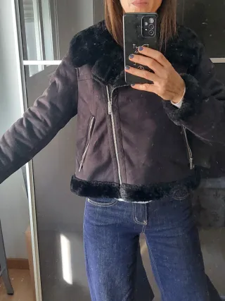 Chaqueta Vero Moda Negra con pelo