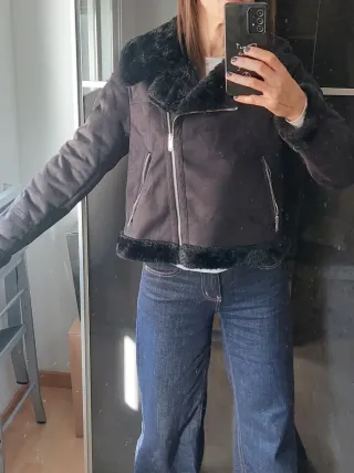 Chaqueta Vero Moda Negra con pelo