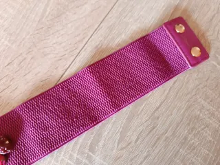 Cinturón elástico con pedrería burdeos