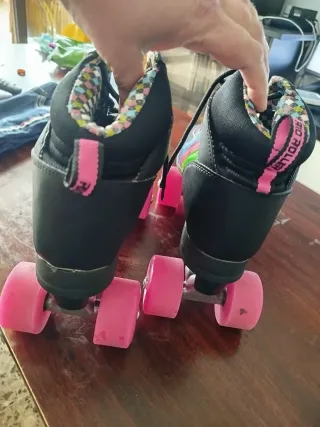 Patines Quad Negros con Ruedas Rosas Río Roller