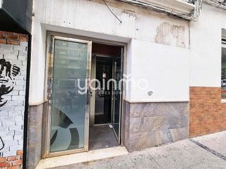 Local comercial en alquiler en Avda de Madrid - Pº de la Estación en Jaén