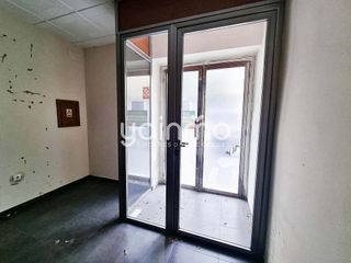Local comercial en alquiler en Avda de Madrid - Pº de la Estación en Jaén