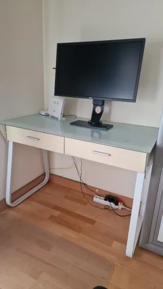 Escritorio moderno cristal y madera