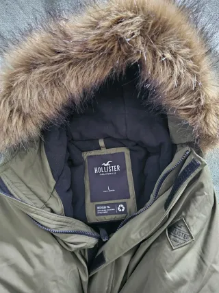 Chaqueta Hollister Verde Oliva con Capucha