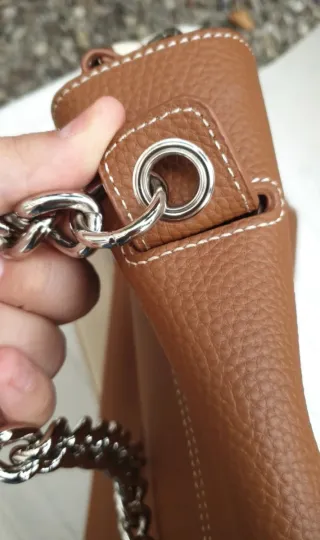 Borsa marrone con logo E