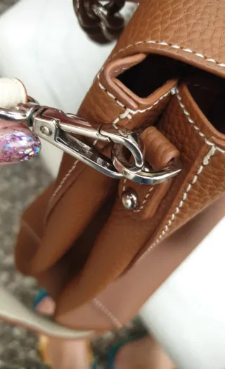 Borsa marrone con logo E