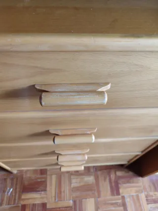 Escritorio de madera maciza