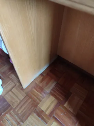 Escritorio de madera maciza