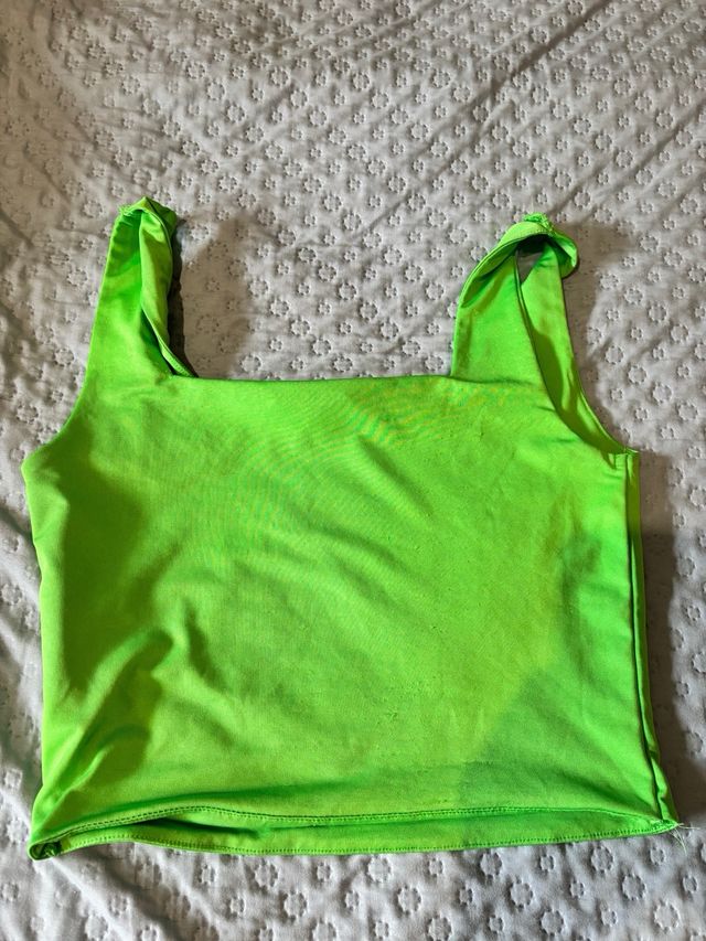 Top AMISU verde tirantes anchos talla L