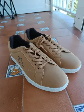 Zapatillas Kappa Marrones y Blancas