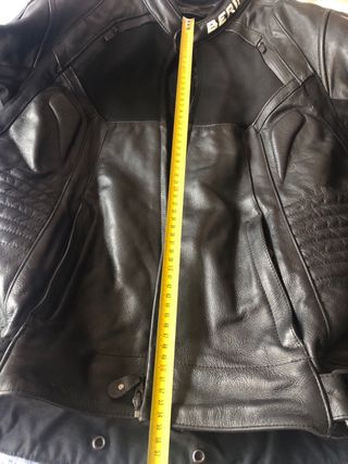 Cazadora motera de cuero Bering