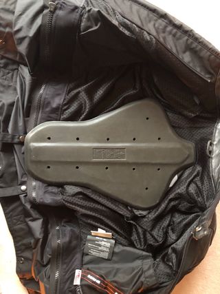 Cazadora motera de cuero Bering