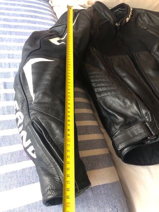 Cazadora motera de cuero Bering