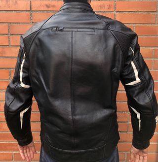 Cazadora motera de cuero Bering