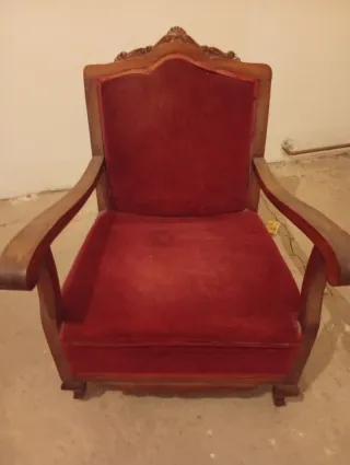 Butaca calzadora de terciopelo y madera