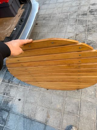 Tavolo rotondo in legno pieghevole per esterni